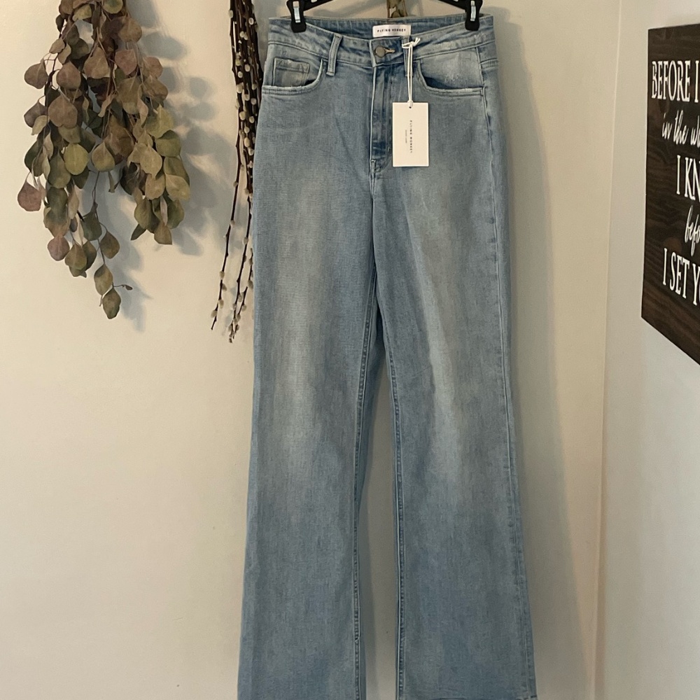 NWT Flying Monkey High-Waisted Loose Fitting Blue Denim Jeans, 26